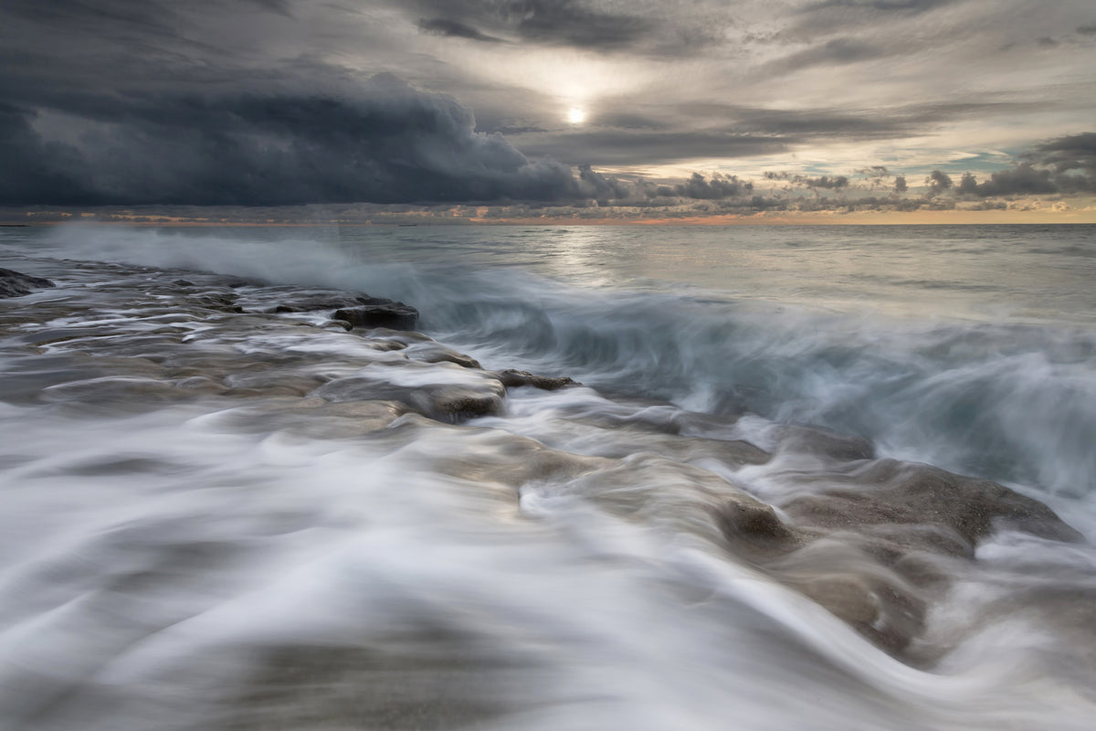 canvas-print-action-in-sea-x