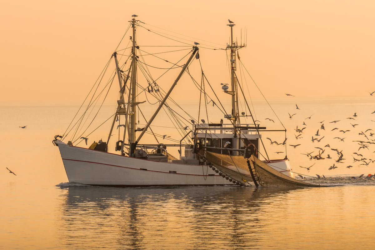 modern-3-piece-canvas-print-fishing-boat-on-the-north-sea