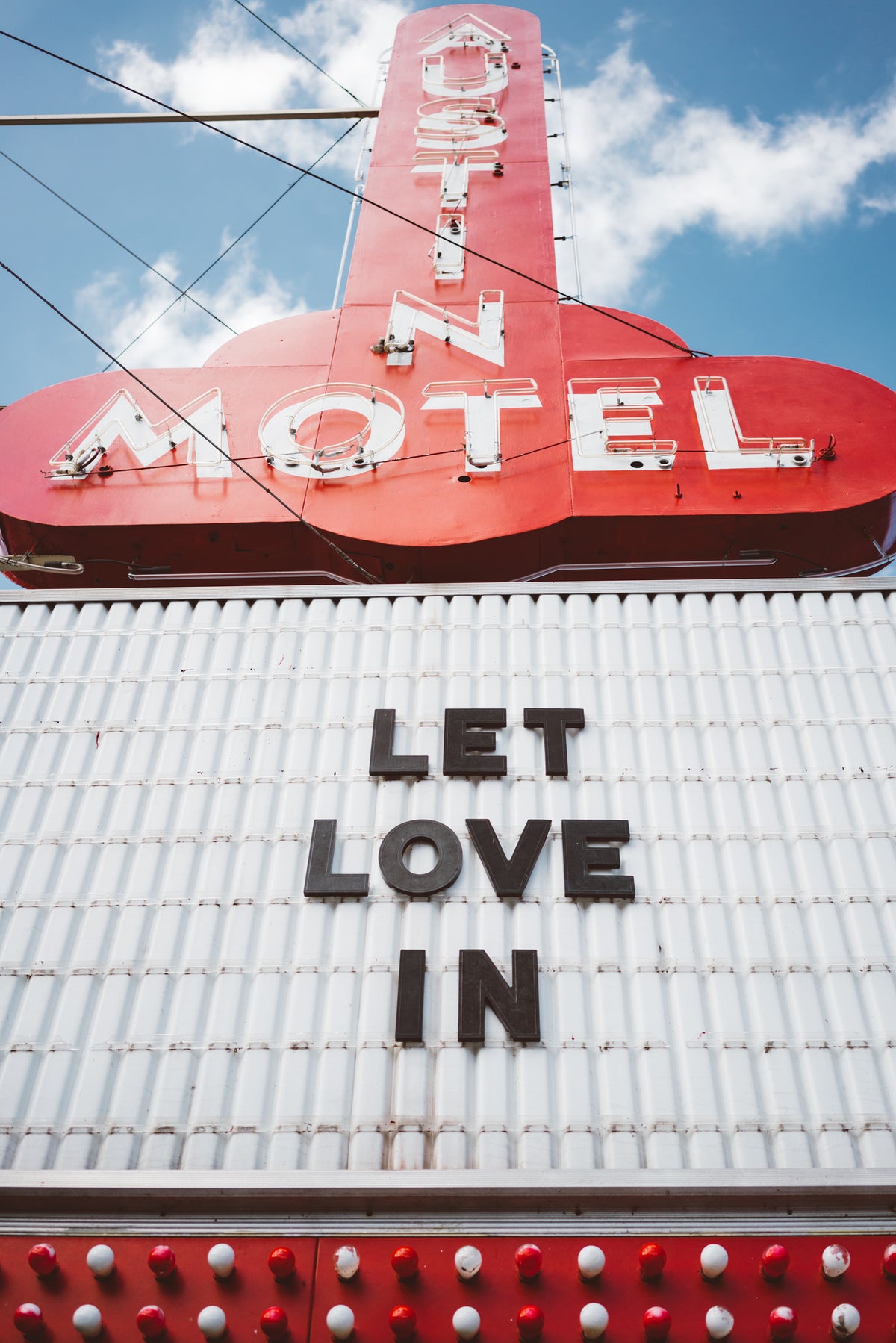 canvas-print-let-love-in