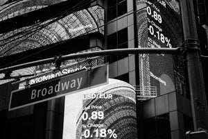3-piece-aluminium-print-at-night-on-broadway