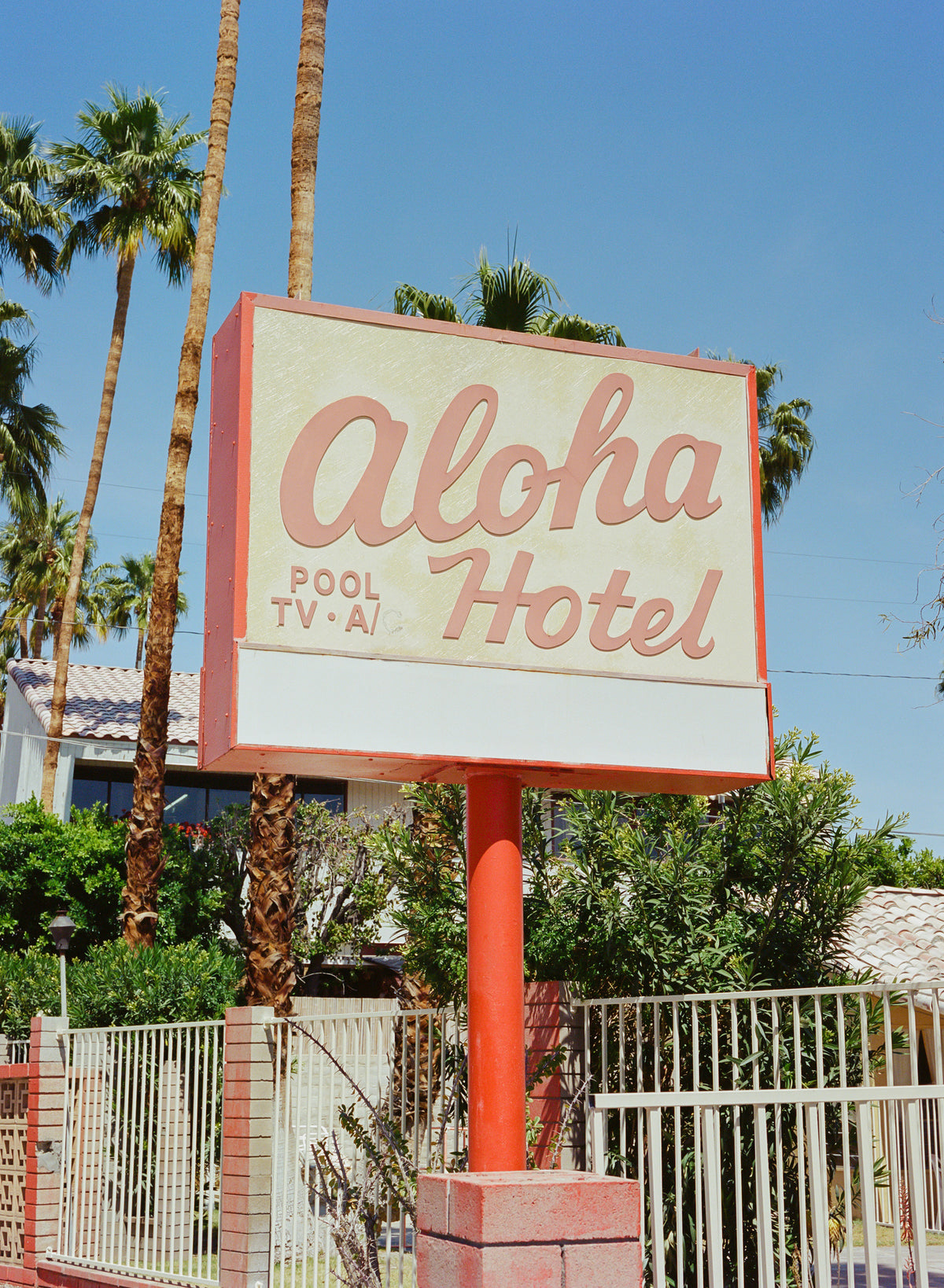 framedcanvas-print-aloha-hotel