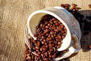 framedposter-print-coffee-beans-in-the-cup