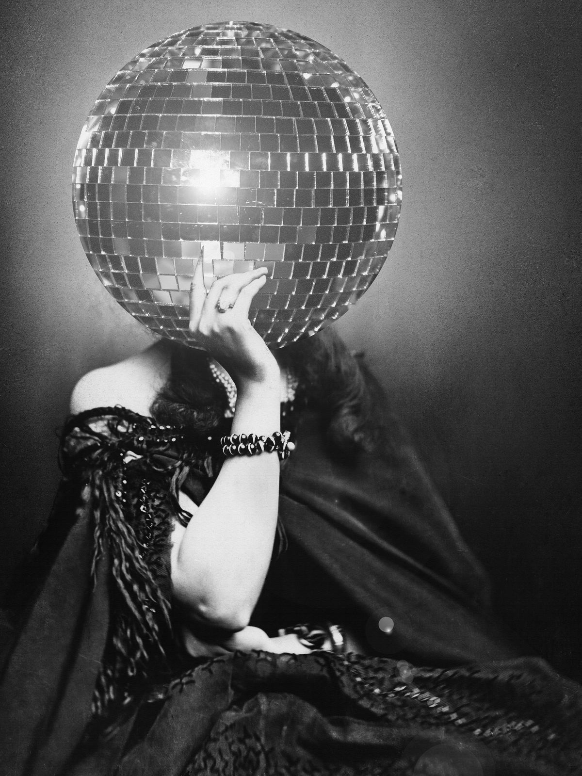 framedcanvas-print-disco-vintage-woman