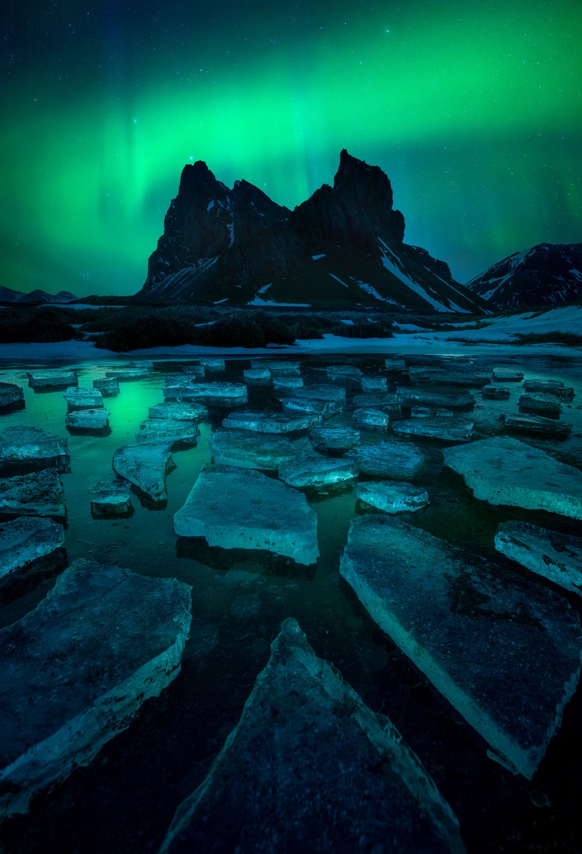 framedposter-print-icy-eystrahorn