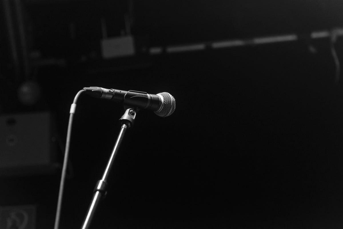 modern-3-piece-acrylic-print-on-stage