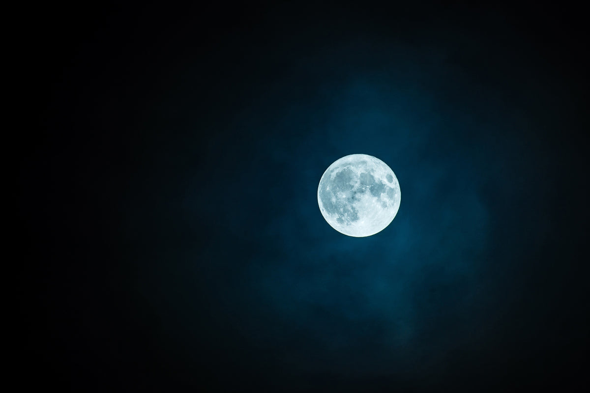 acrylic-print-imposing-full-moon