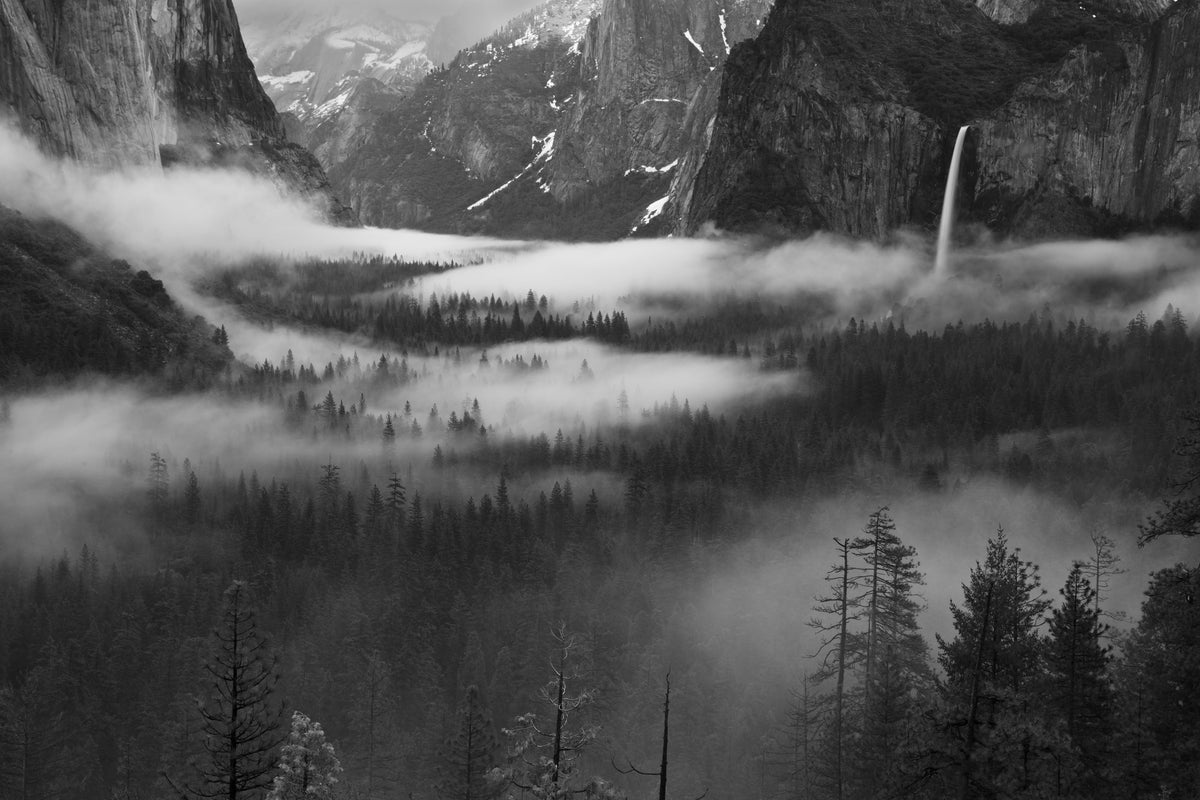 framedcanvas-print-fog-floating-in-yosemite-valley