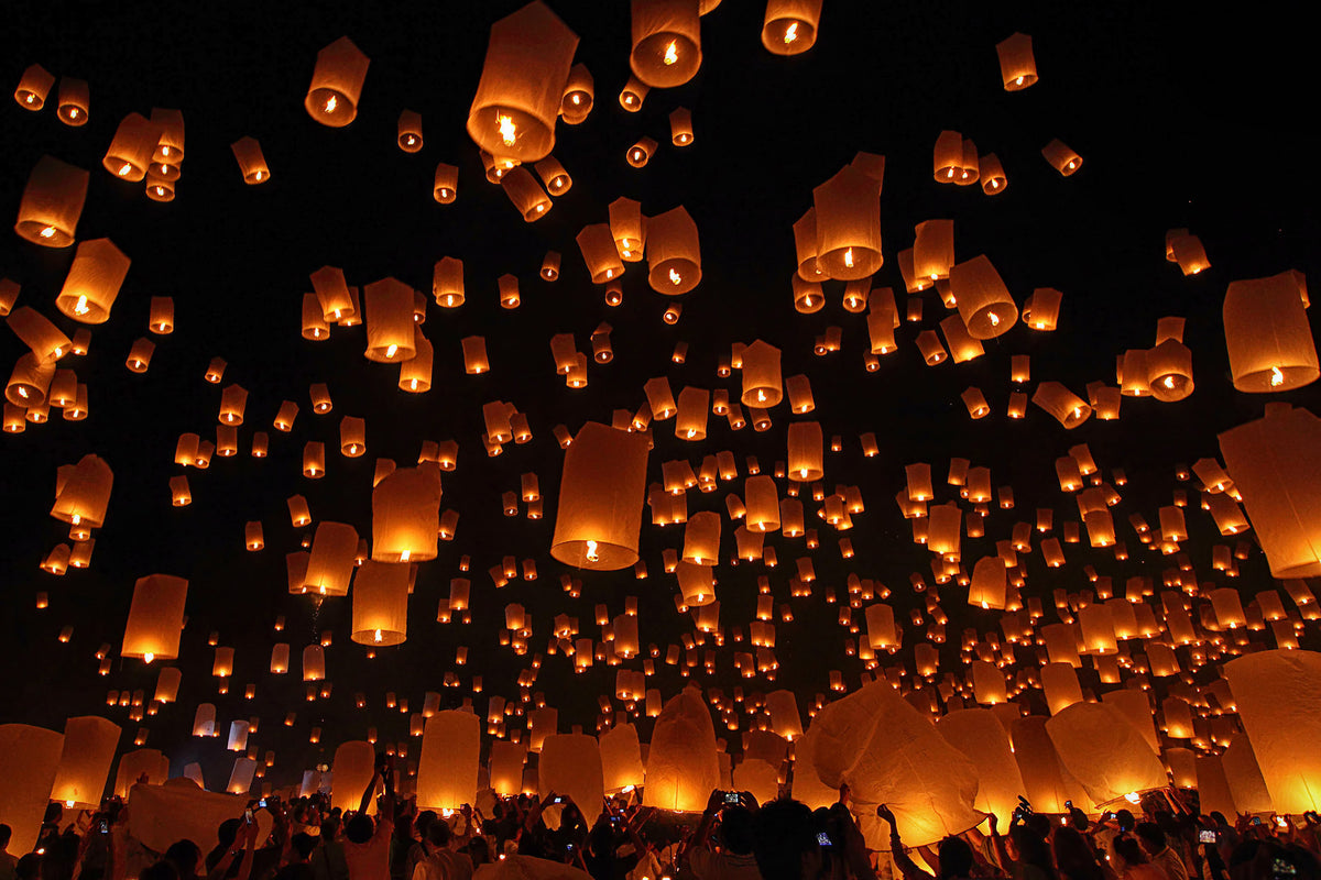 3-piece-canvas-print-floating-lanterns