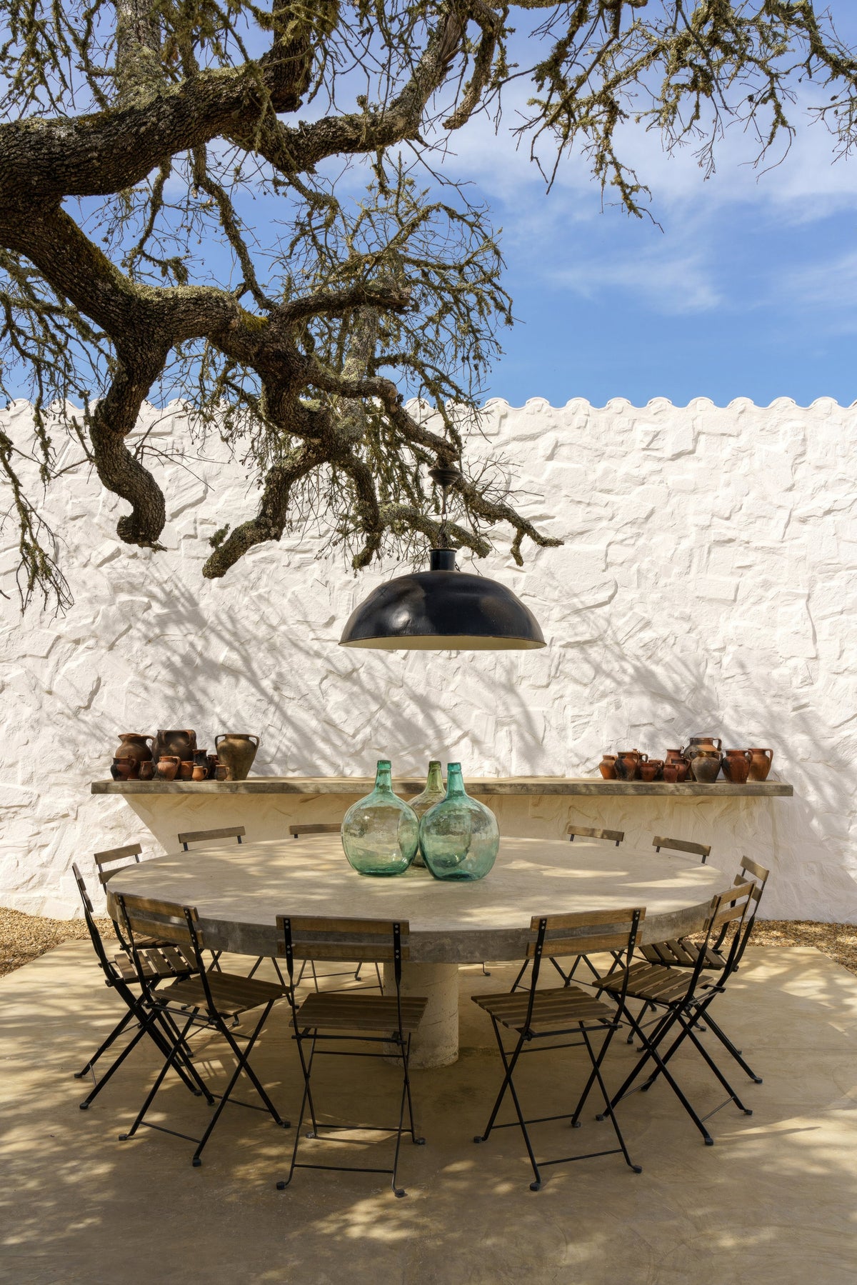 canvas-print-round-table