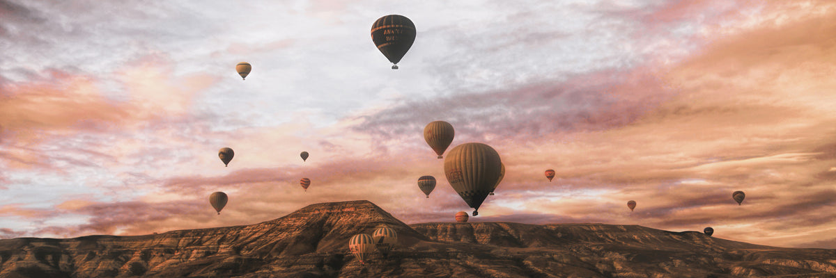 panoramic-canvas-print-cappodocia-hot-air-balloon-panorama