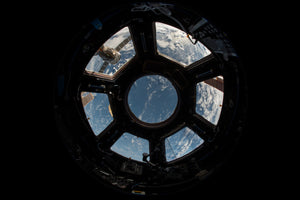 3-piece-canvas-print-a-look-from-the-iss