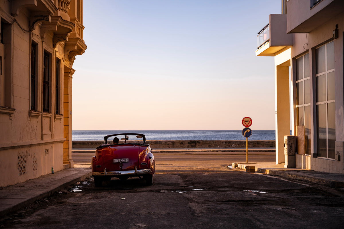 framedposter-print-watching-the-sun-set-havana-x