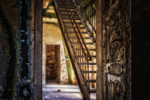 3-piece-canvas-print-old-stairs