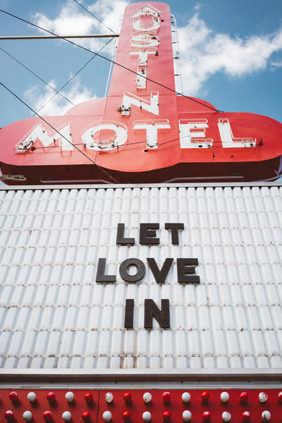 poster-print-let-love-in