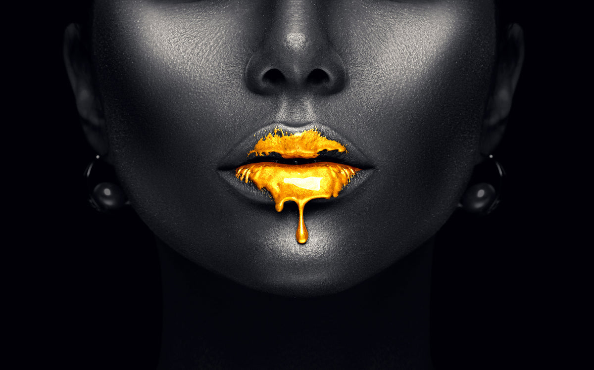framedcanvas-print-gold-on-the-lips