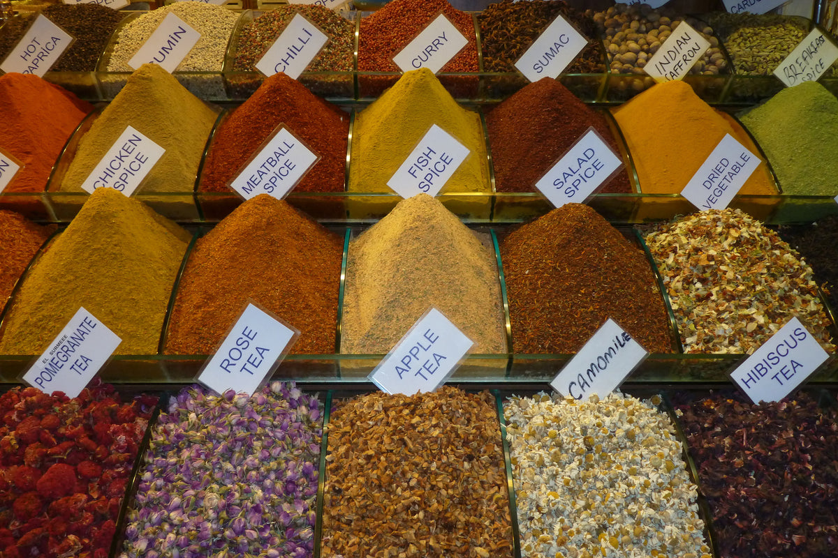 framedposter-print-spices-in-the-market