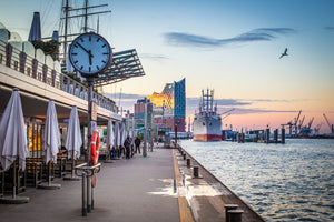 framedcanvas-print-hamburg-germany