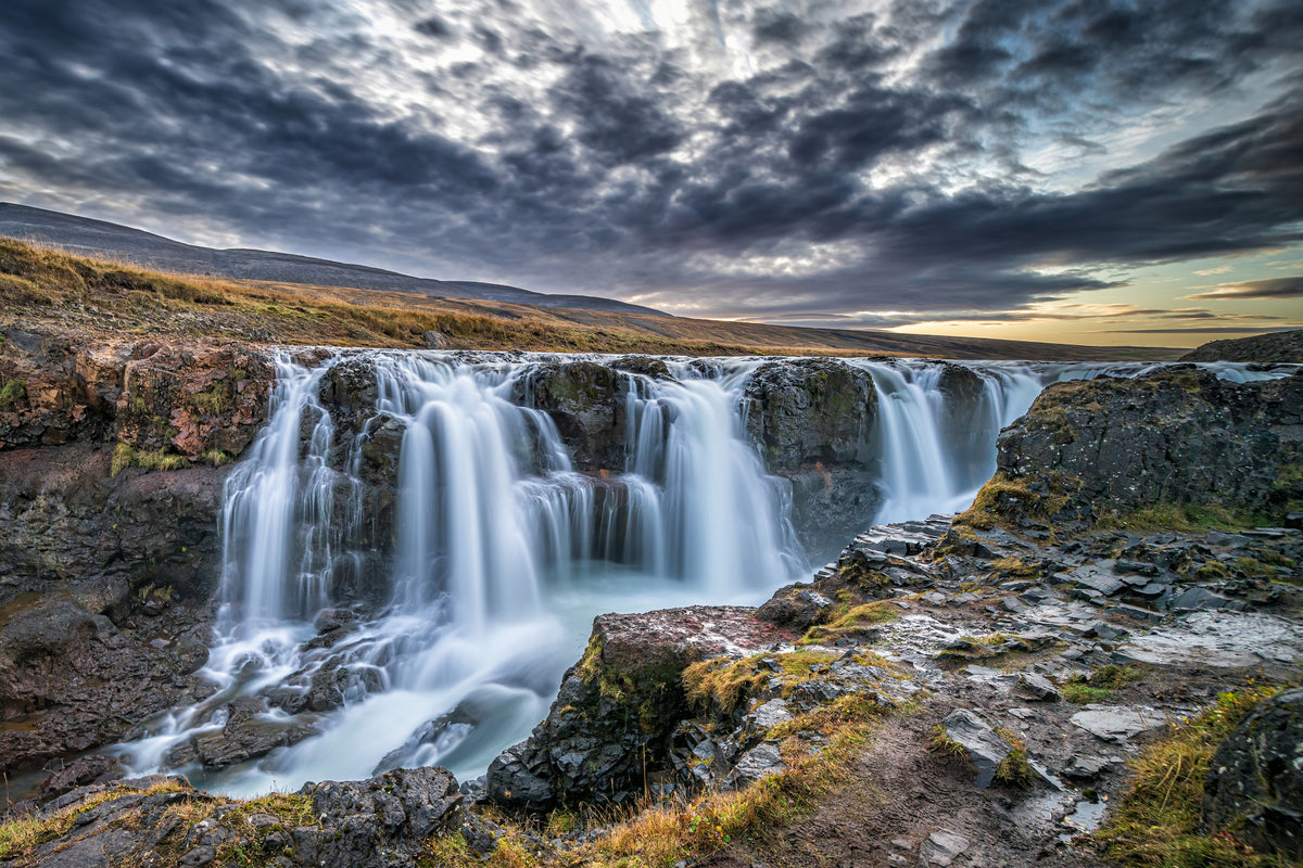 framedcanvas-print-unknown-falls-in-iceland-x