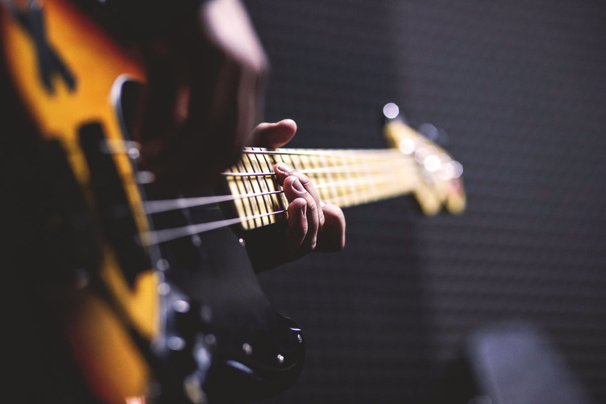 acrylic-print-guitar-player