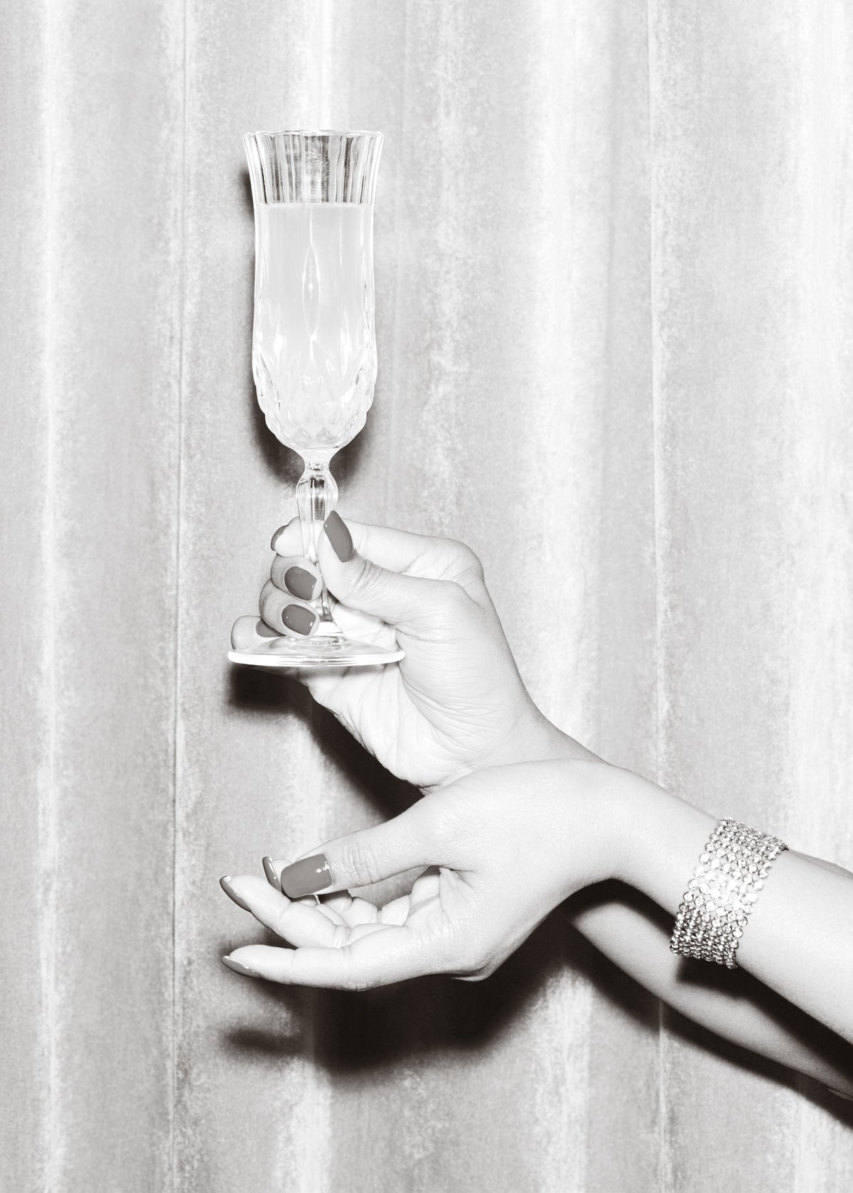 framedcanvas-print-champagne-hands-black-and-white