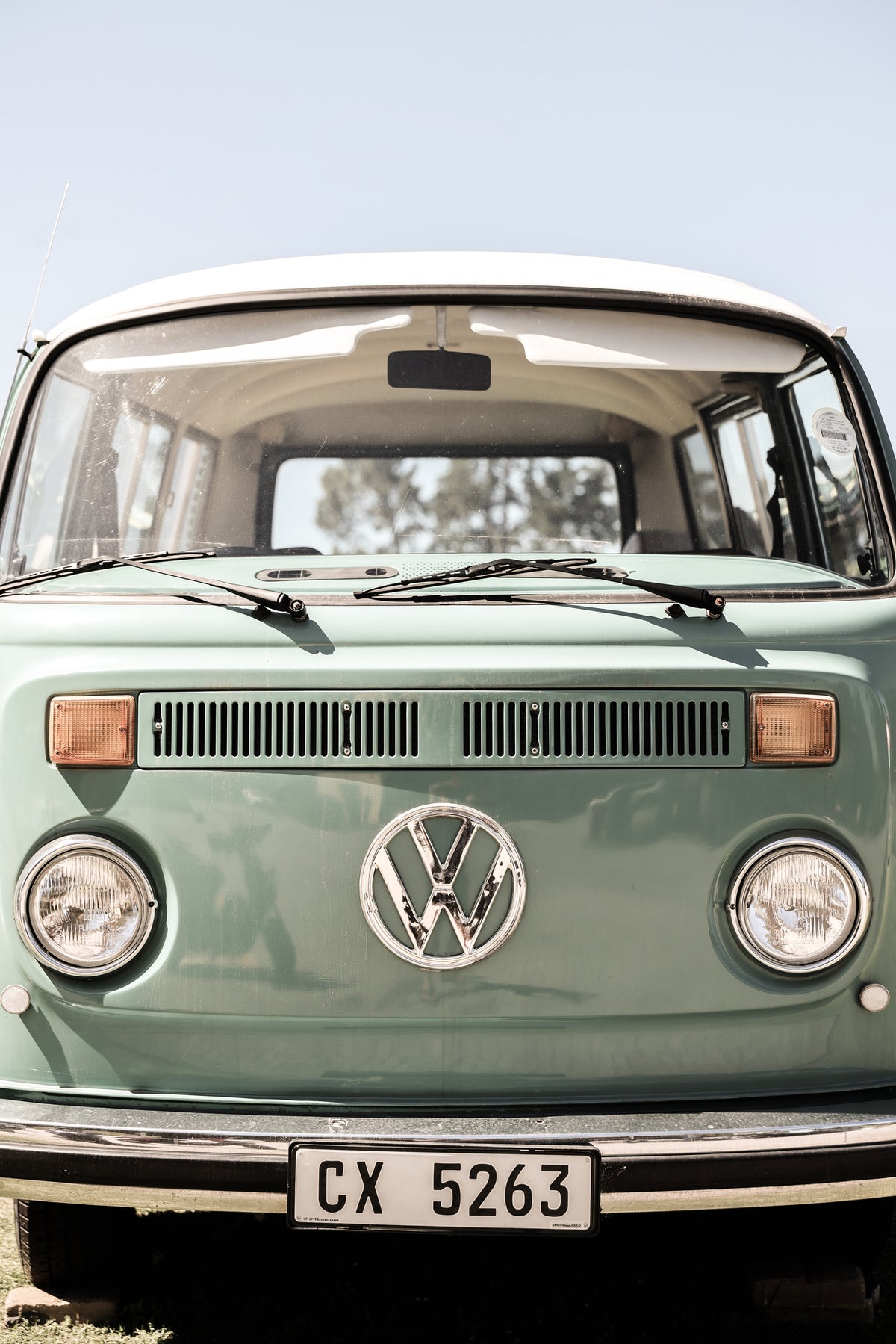 canvas-print-classic-design-in-soft-green-tones-cars
