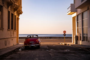 framedcanvas-print-watching-the-sun-set-havana-x