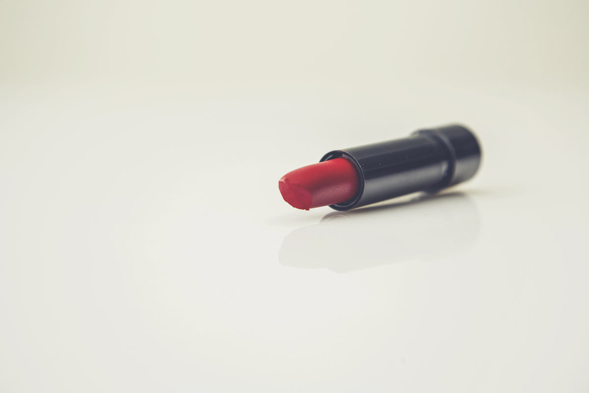 canvas-print-the-lipstick