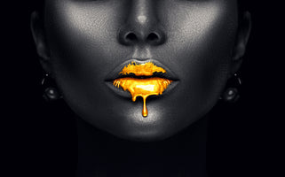 canvas-print-gold-on-the-lips