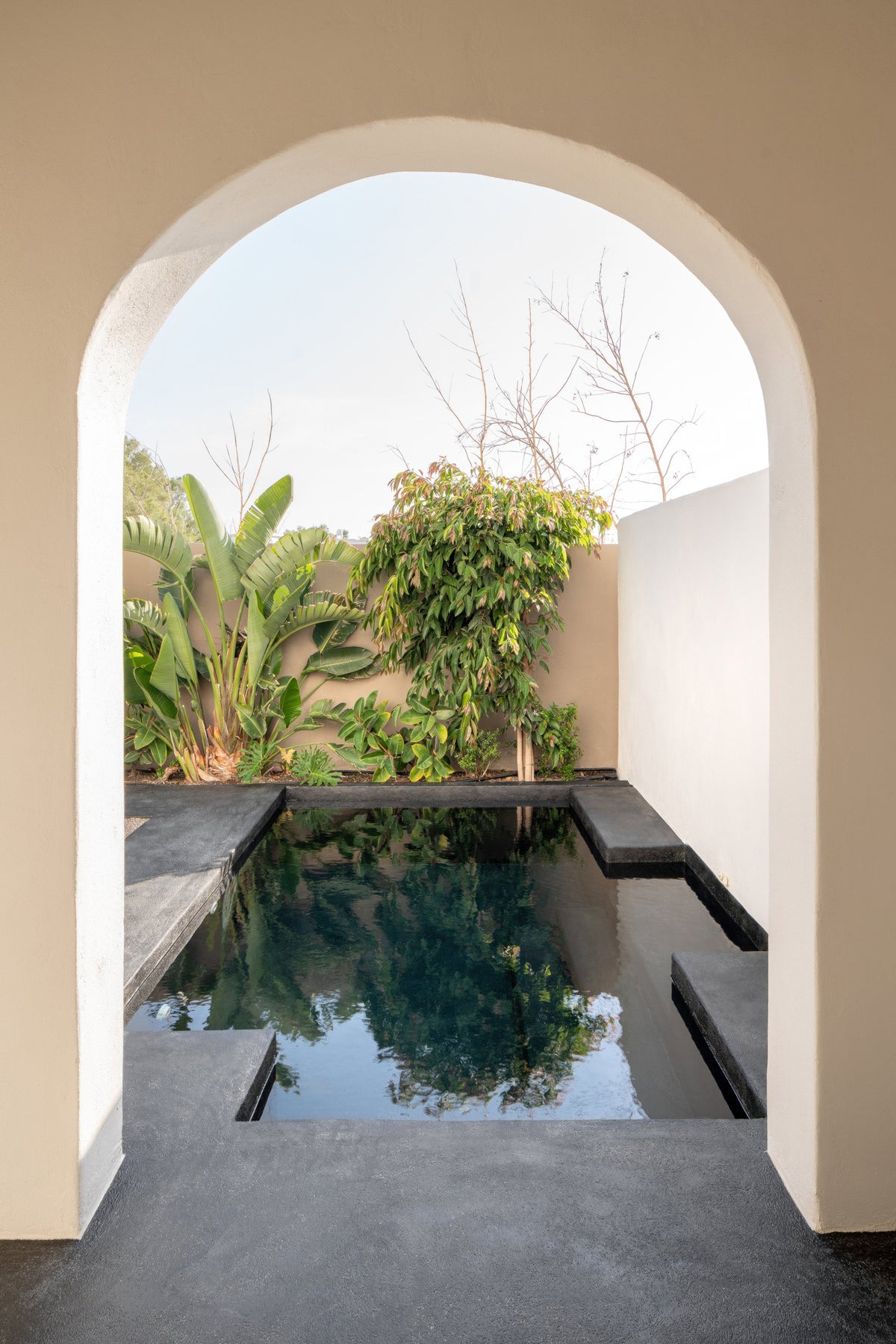 aluminium-print-the-istoria-hotel-pool
