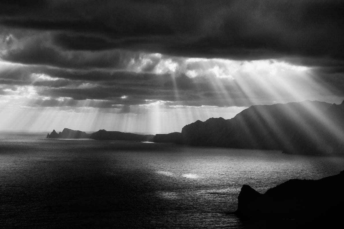 framedposter-print-morning-rays-x