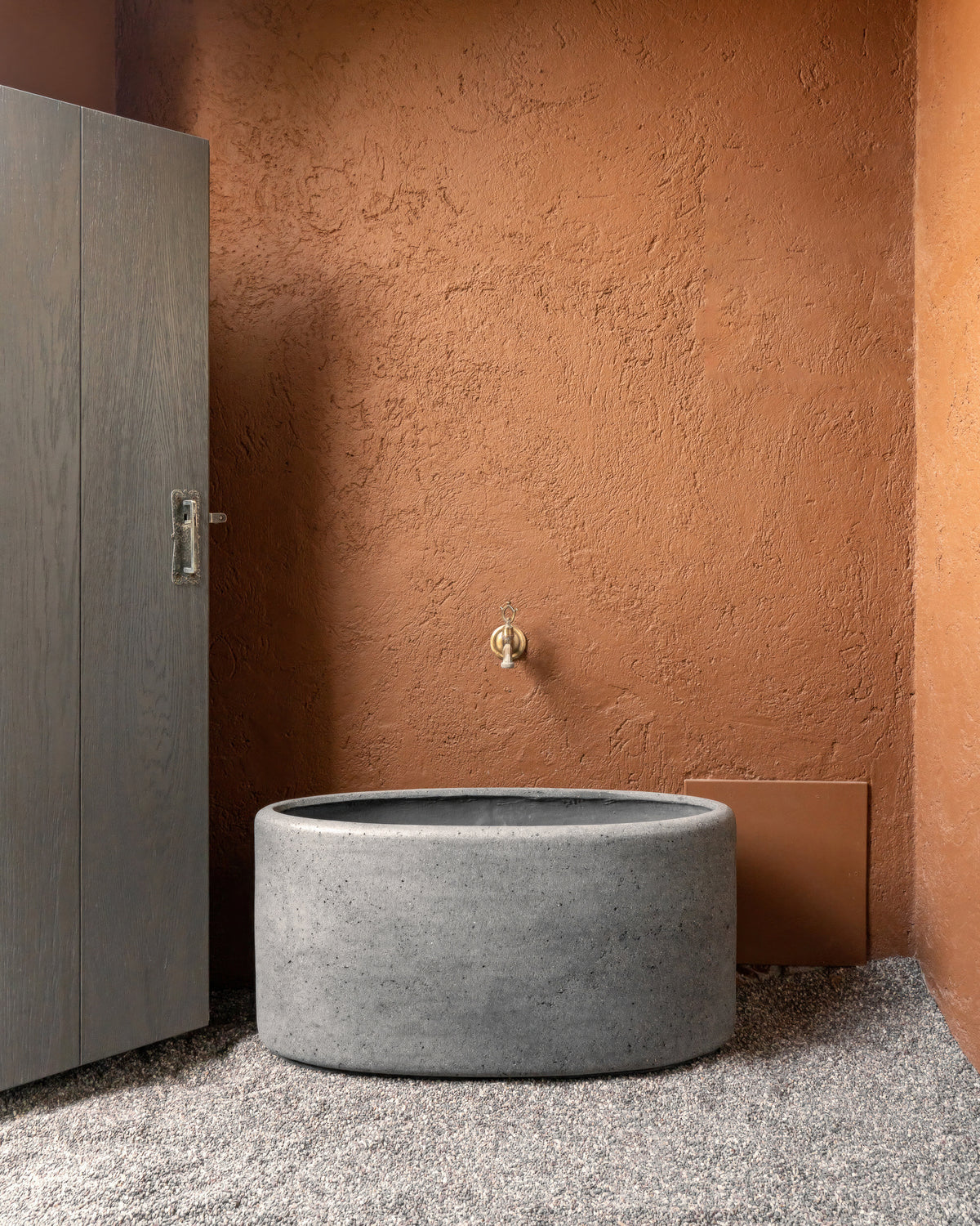 aluminium-print-concrete-bath