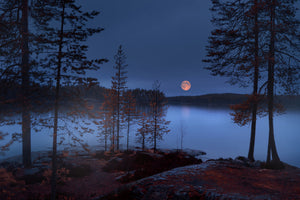 canvas-print-red-moon-x