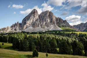 canvas-print-imposing-mountain-landscape