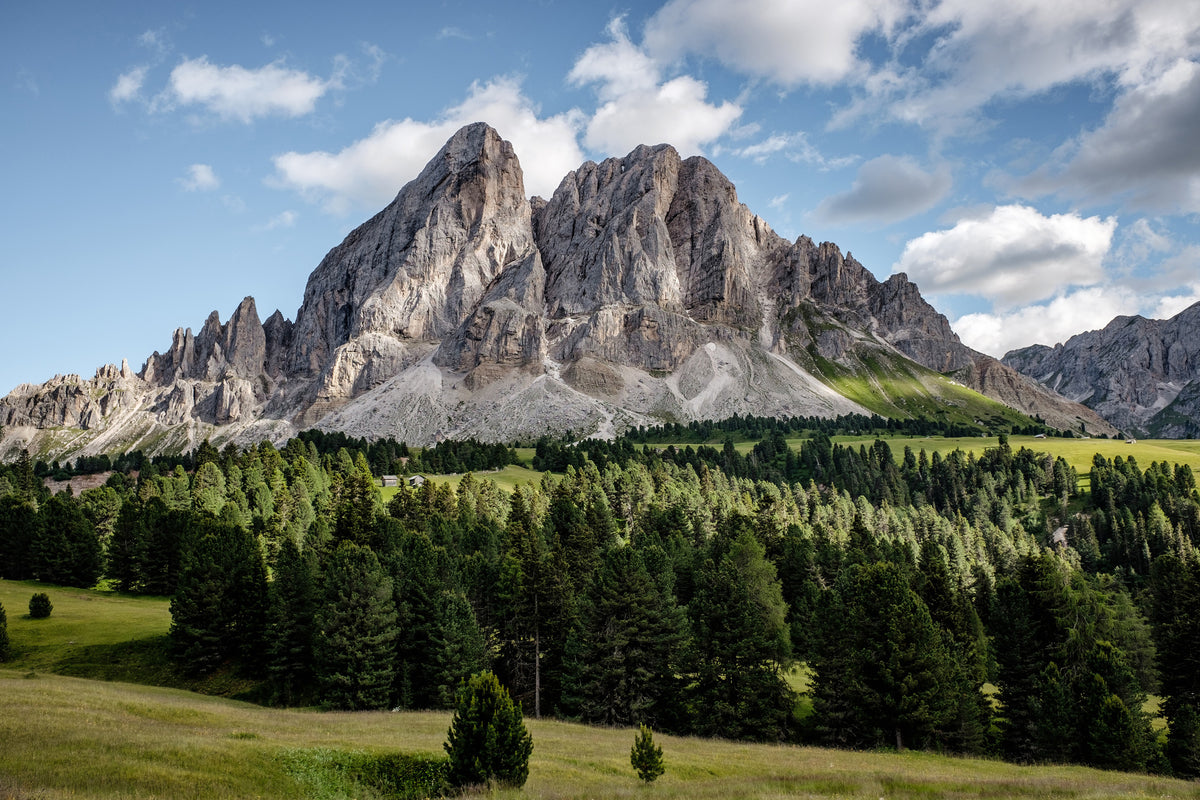 canvas-print-imposing-mountain-landscape