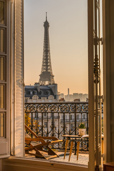 poster-print-balcony-with-a-view-of-the-eiffel-tower