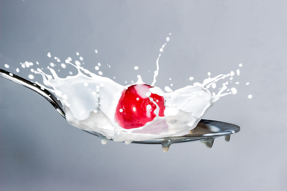 aluminium-print-cherry-with-milk