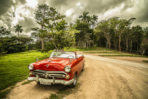 acrylic-print-a-vintage-car-in-cuba