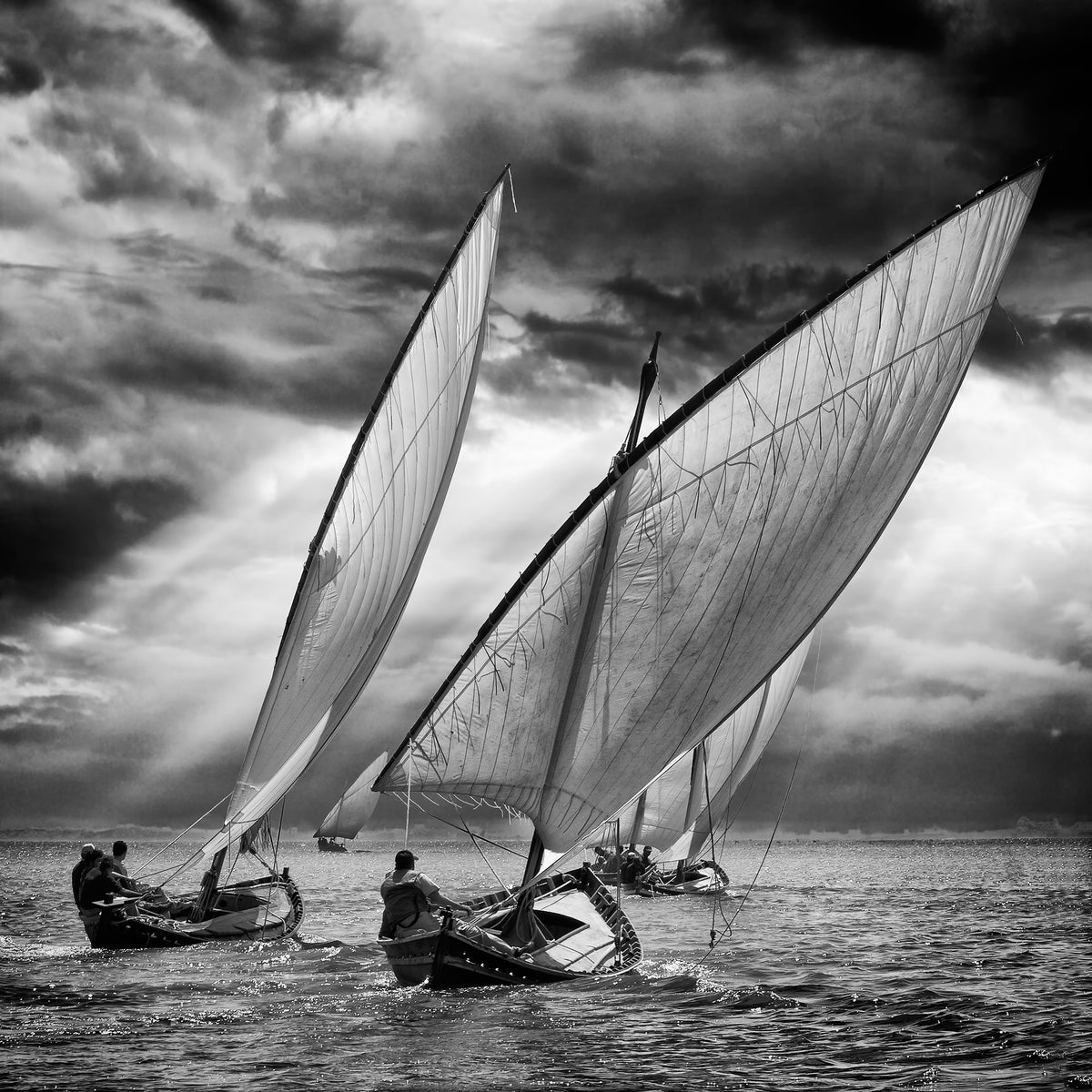 9-piece-acrylic-print-sailboats-and-light