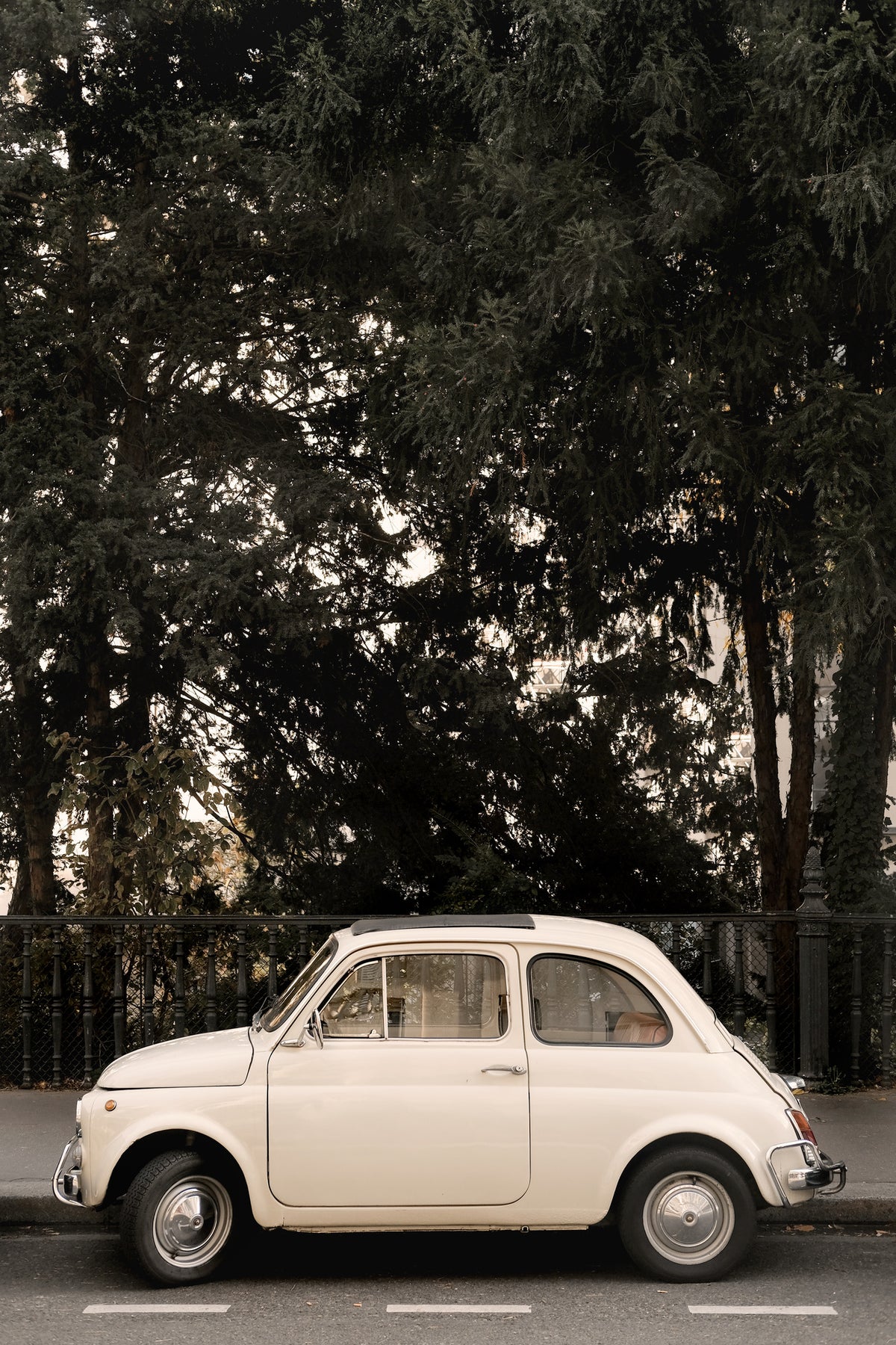 framedposter-print-little-car-in-paris