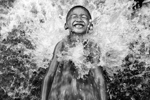 framedposter-print-feel-the-awesome-river-water
