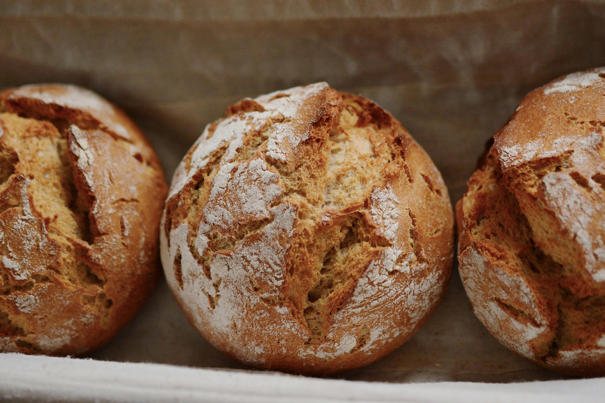 3-piece-aluminium-print-fresh-rye-bread-rolls