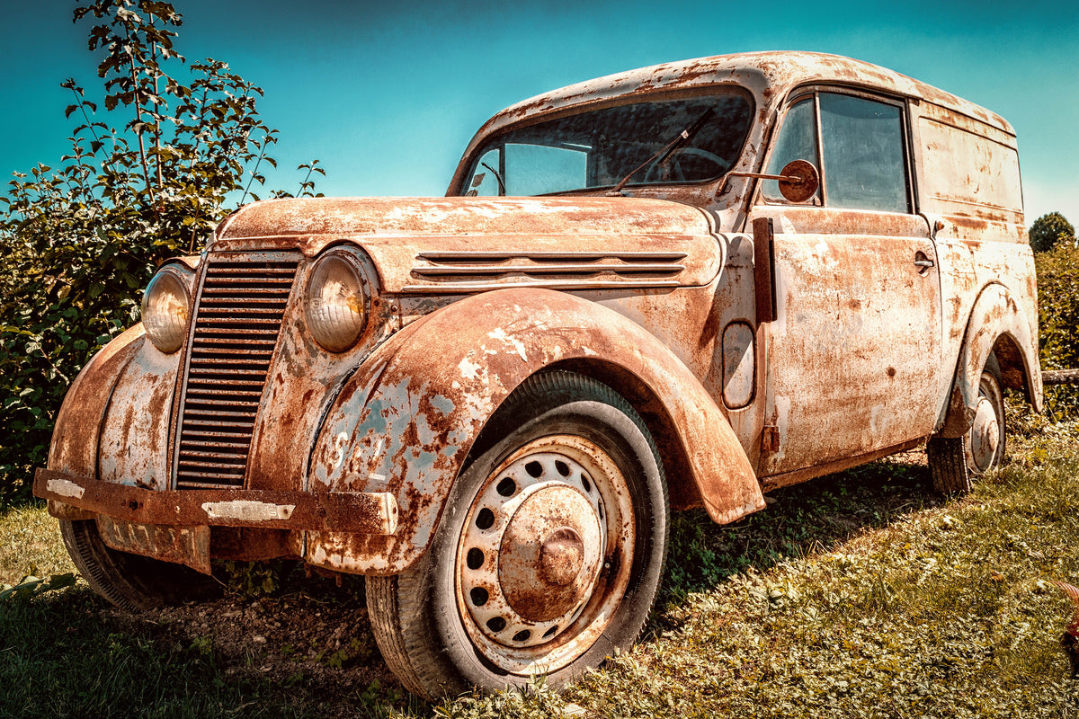 framedcanvas-print-oldtimer-with-rust