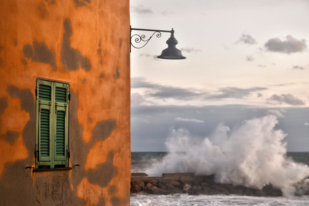 canvas-print-the-wall-and-the-wave-x