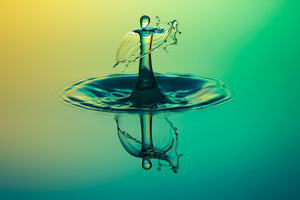 3-piece-canvas-print-the-fascinating-drop-of-water