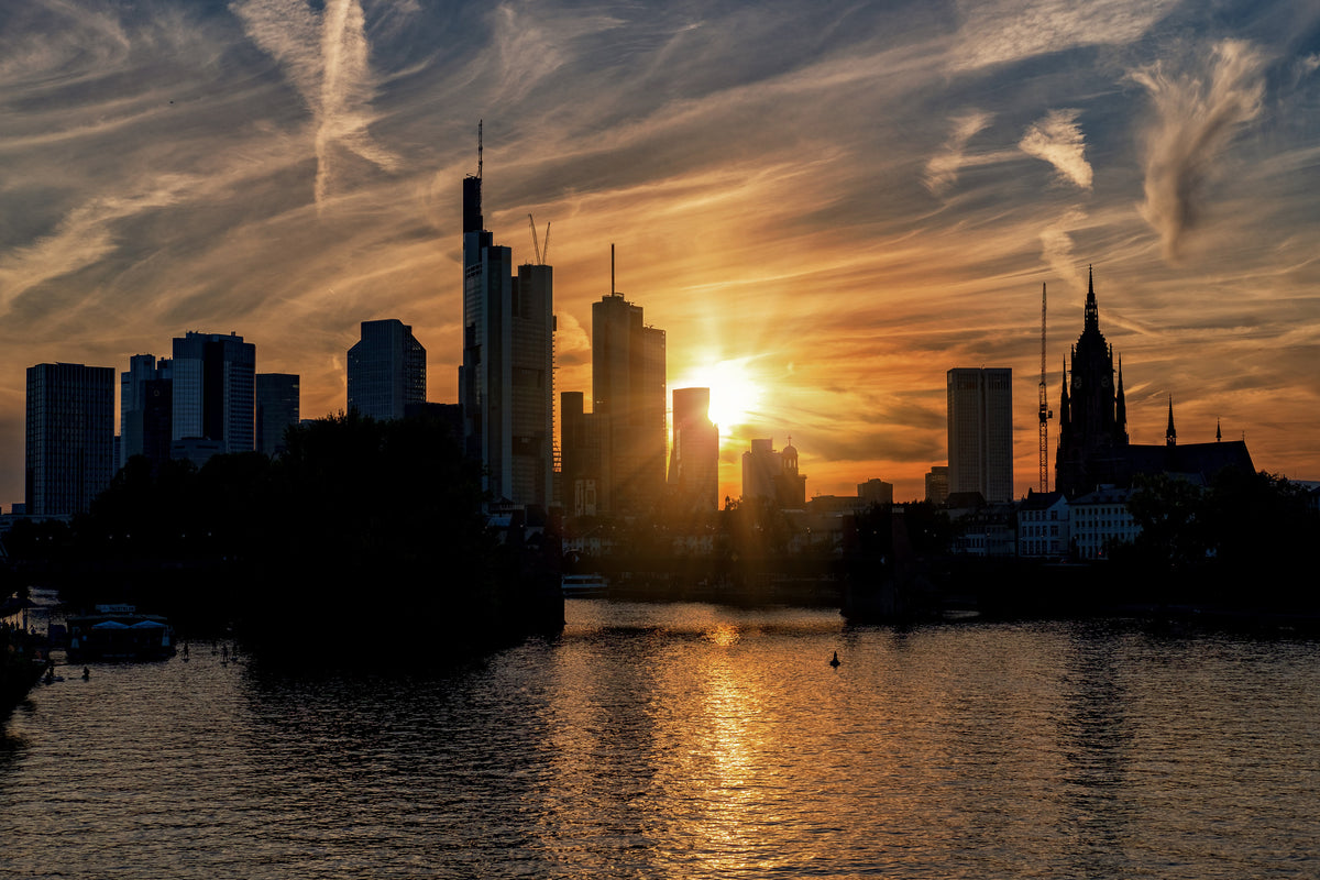 framedposter-print-sunset-on-the-skyline