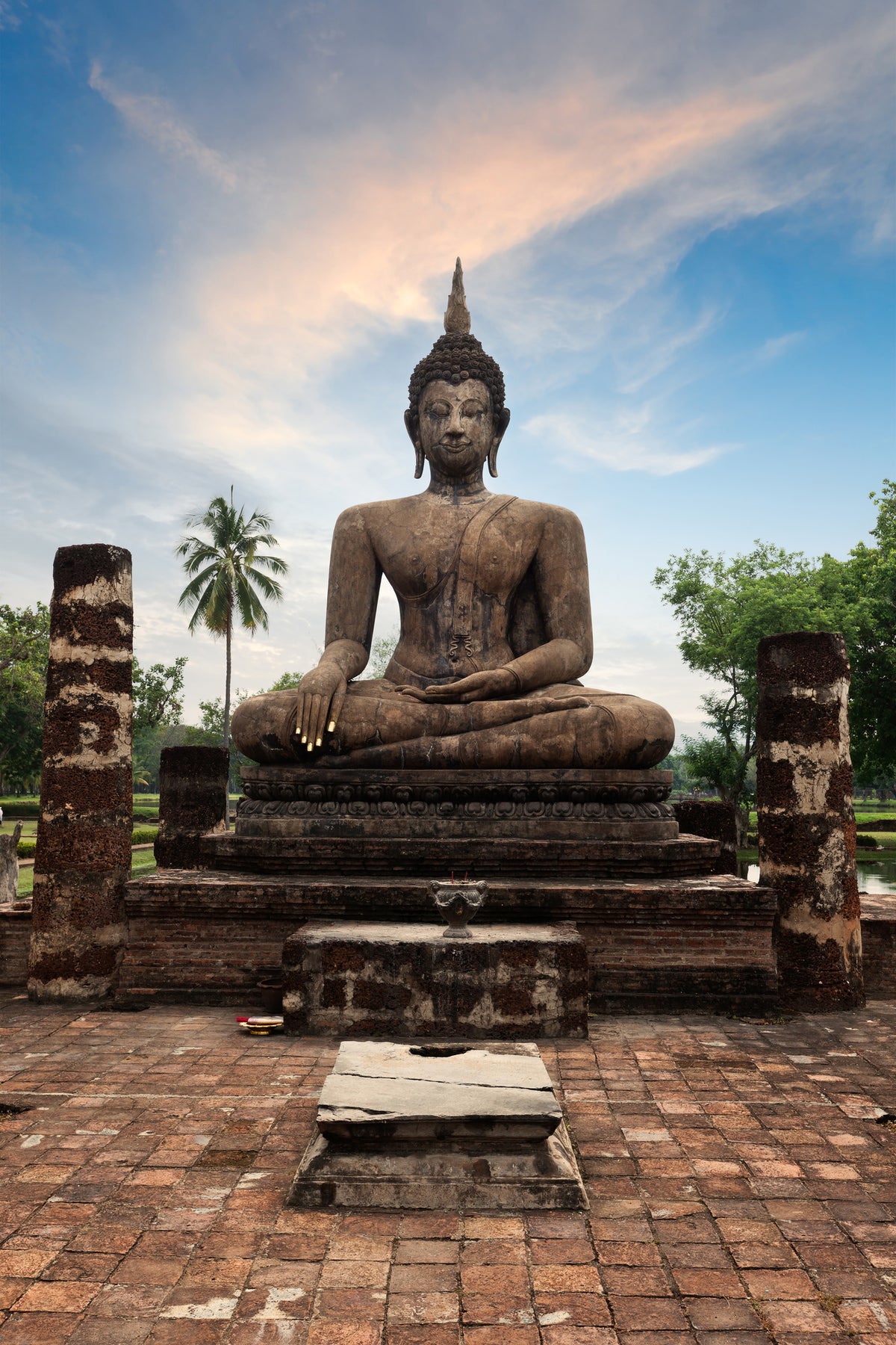 canvas-print-buddha-statue-at-dusk