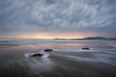 poster-print-windy-dawn-at-koekohe-beach