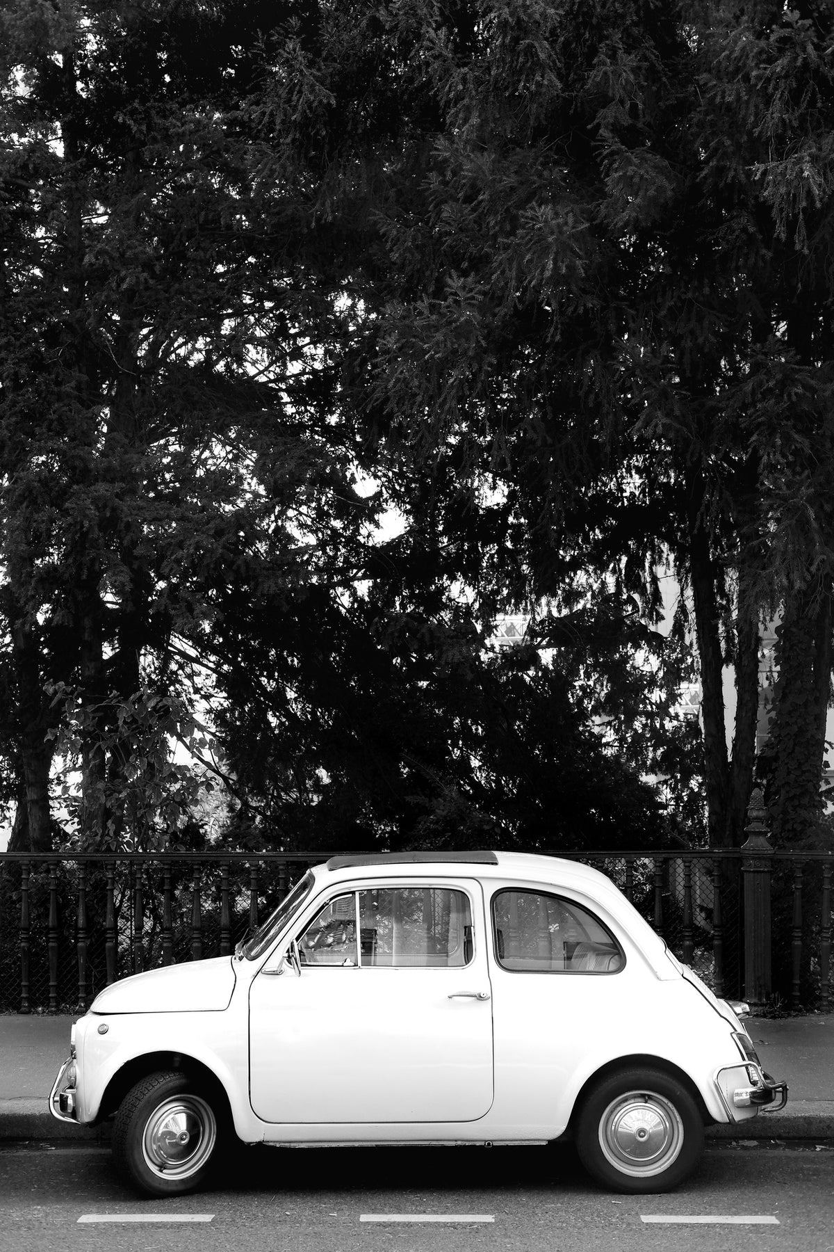 canvas-print-mini-car-bw