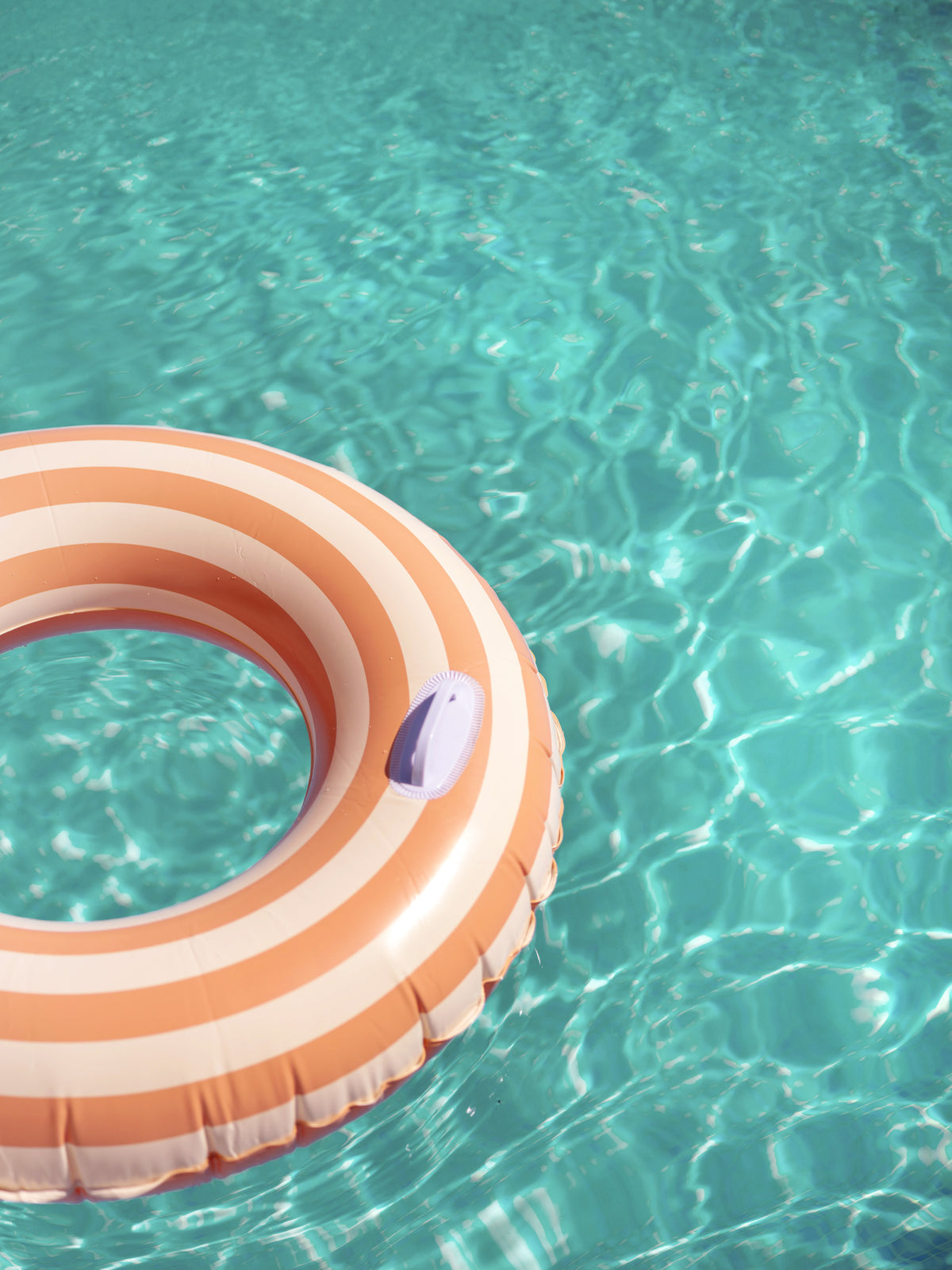 framedposter-print-peach-fuzz-swimming-pool-fun