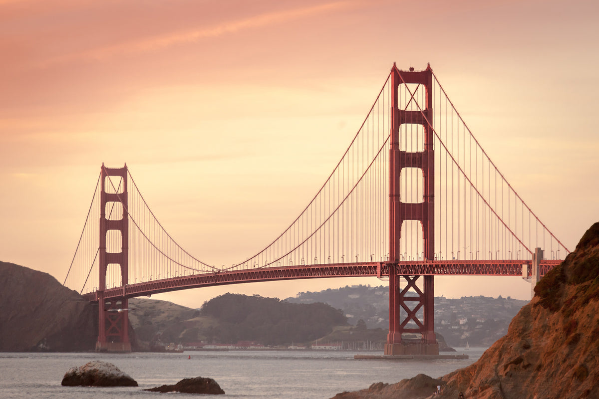 framedcanvas-print-golden-gate-bridge-in-the-evening-light
